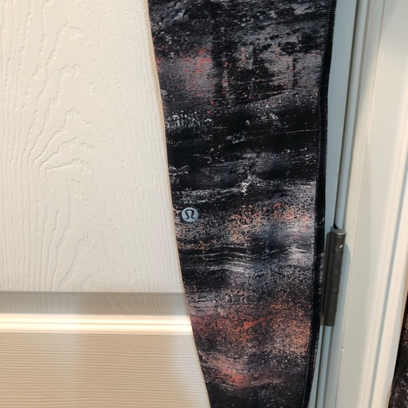 LULULEMON 🍋 - Picture 2 of 5